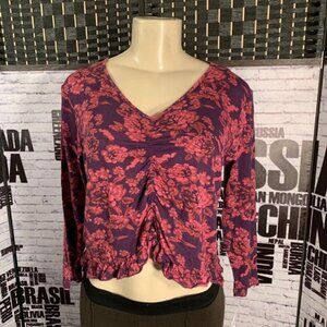 Bongo M  Purple Floral Ruched Front V-Neck 3/4 Sleeve Crop Top